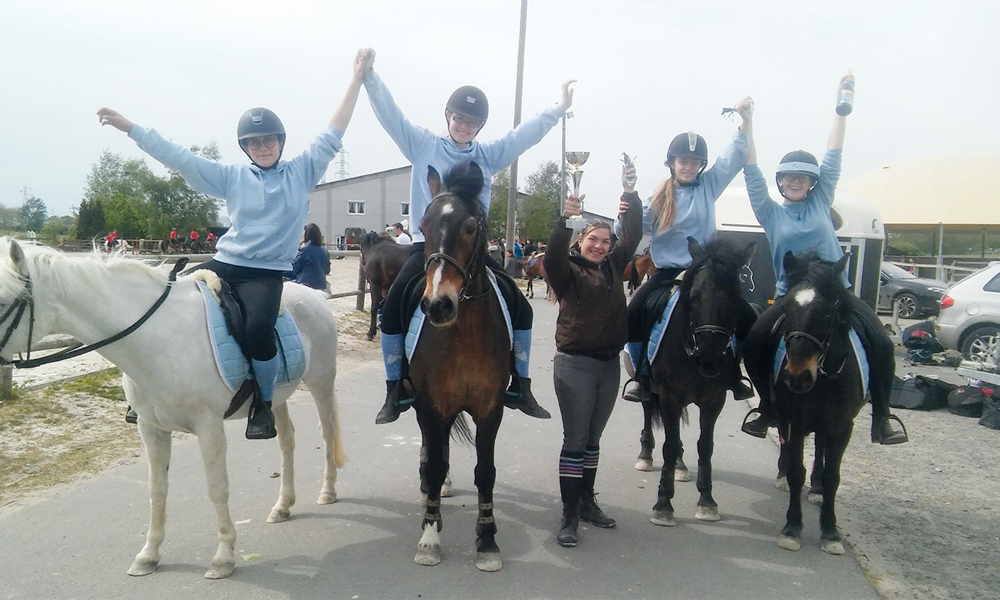 Poney game en équipe